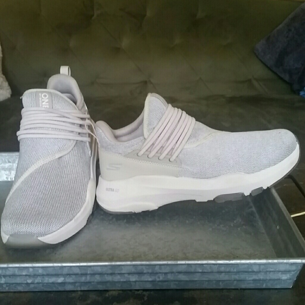 Skechers ultra go shoes 8.5